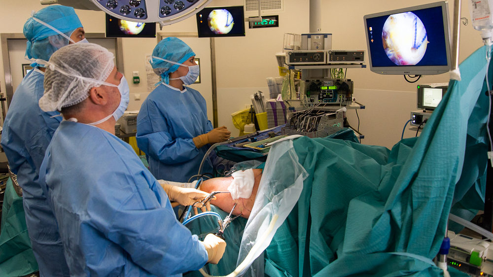 Le service de chirurgie orthopédique et du sport, dirigé par le Professeur Nicolas Bronsard, se situe à l’Hôpital Pasteur 2 à Nice.