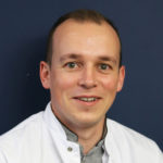 Docteur BIGE Bastien est chef de clinique spécialisé en Chirugie de l’épaule, du coude et du poignet à l'IULS du CHU de Nice