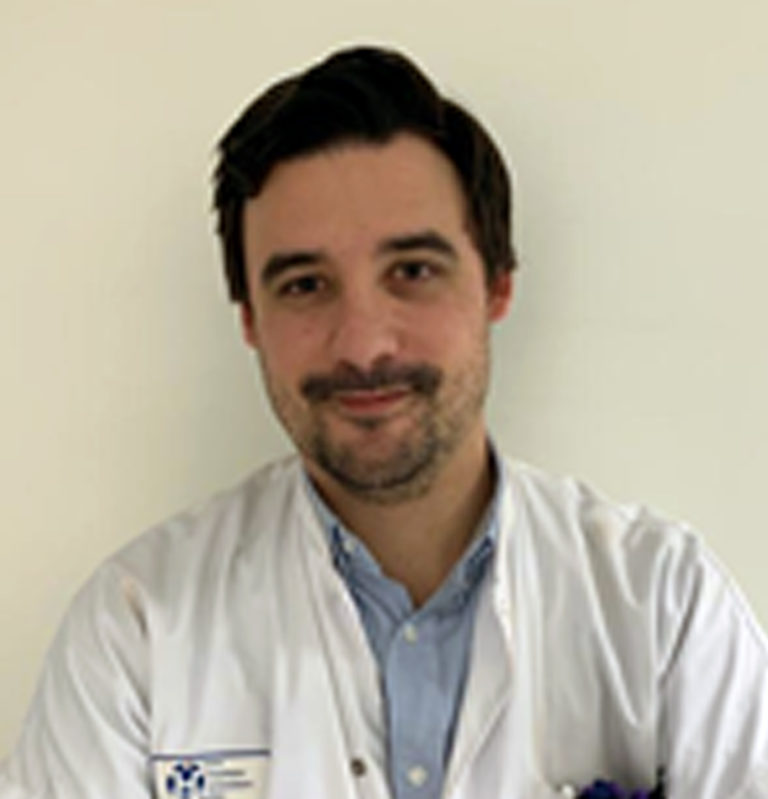 Le docteur PELLETIER Yann est un Chirurgien Orthopédiste et Traumatologue au sein de l'IULS, spécialisé dans la chirurgie du rachis.